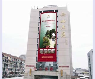 中河高架单透幕墙及幕墙广告的专业解读